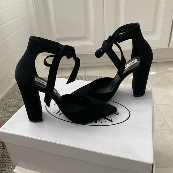 Heels - Picture 5 of 5